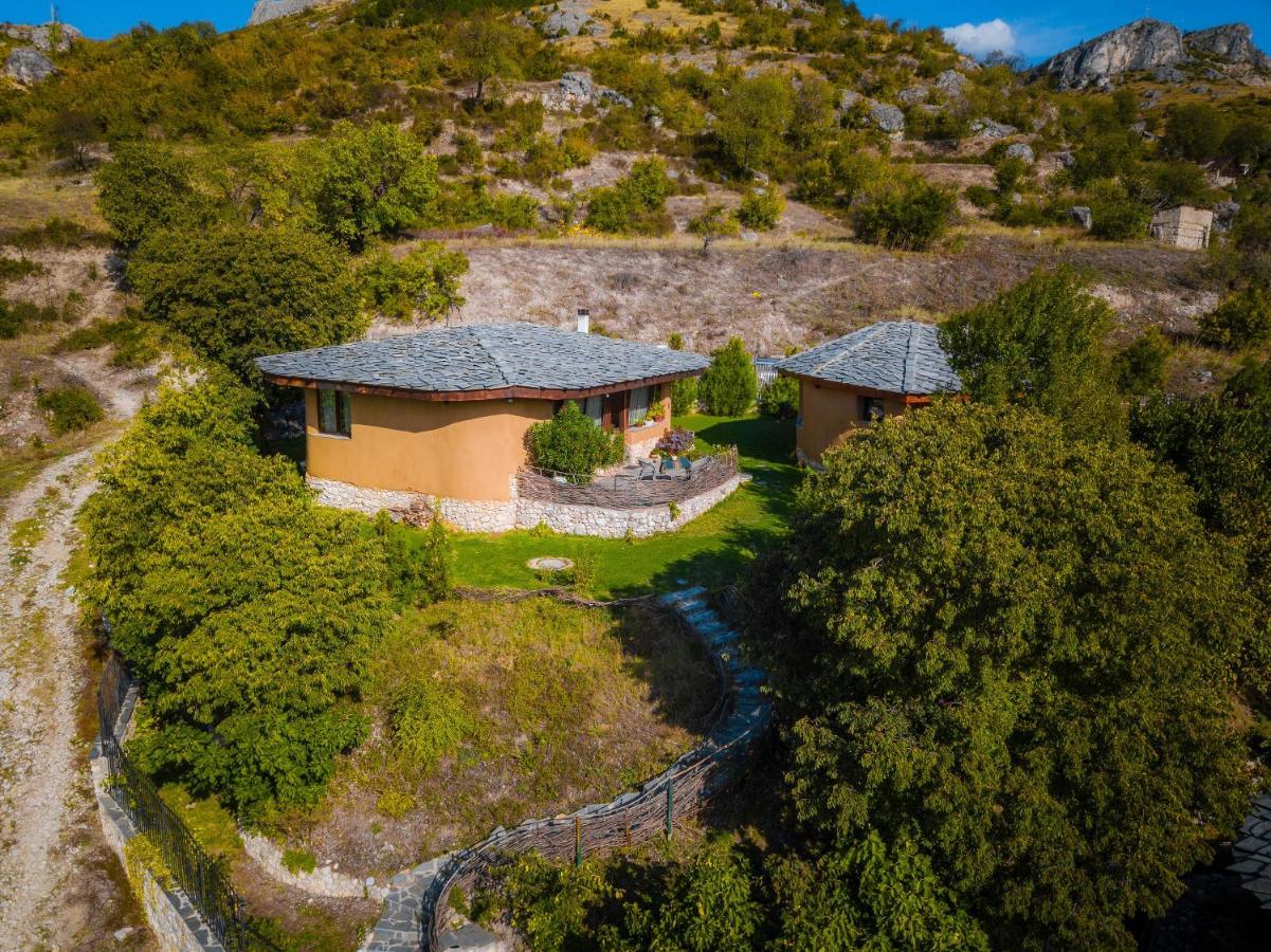 Eco Village Under The Cliffs Ilindentsi エクステリア 写真