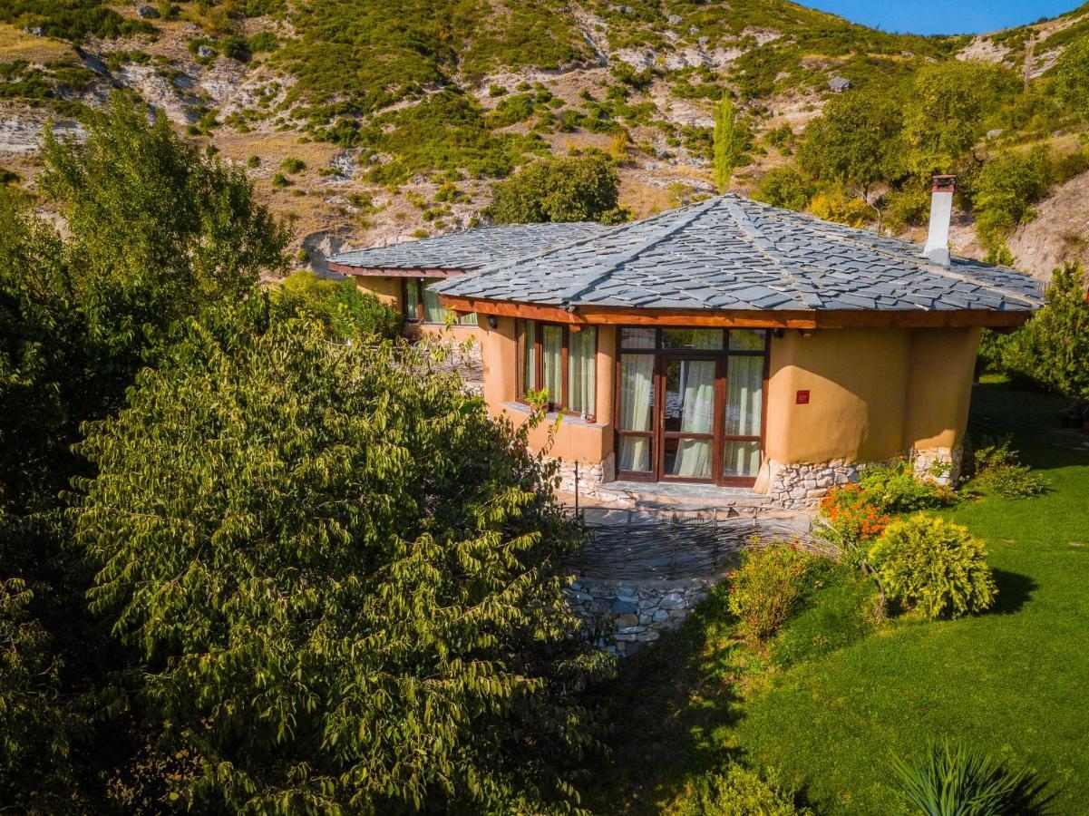 Eco Village Under The Cliffs Ilindentsi エクステリア 写真