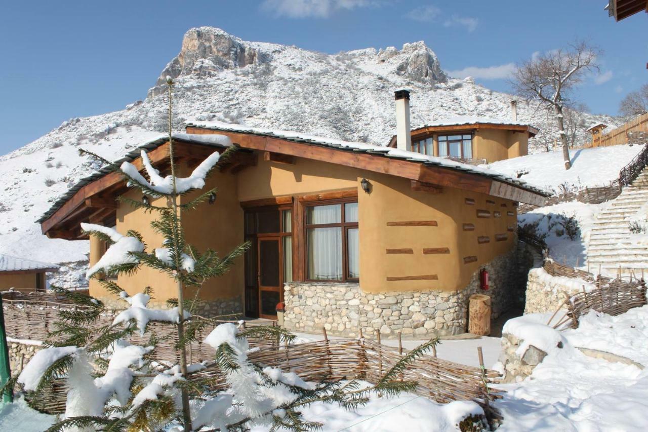 Eco Village Under The Cliffs Ilindentsi エクステリア 写真